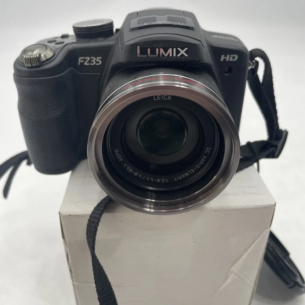 Panasonic Lumix DMC-FZ35 12.1MP 18x Digital Camera+Battery+Charger+ SD Card+Case